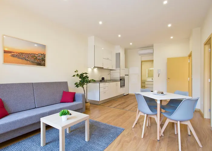 Aposentus - Cs Trindade Apartament