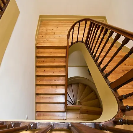 Aposentus - Cs Trindade 波尔图