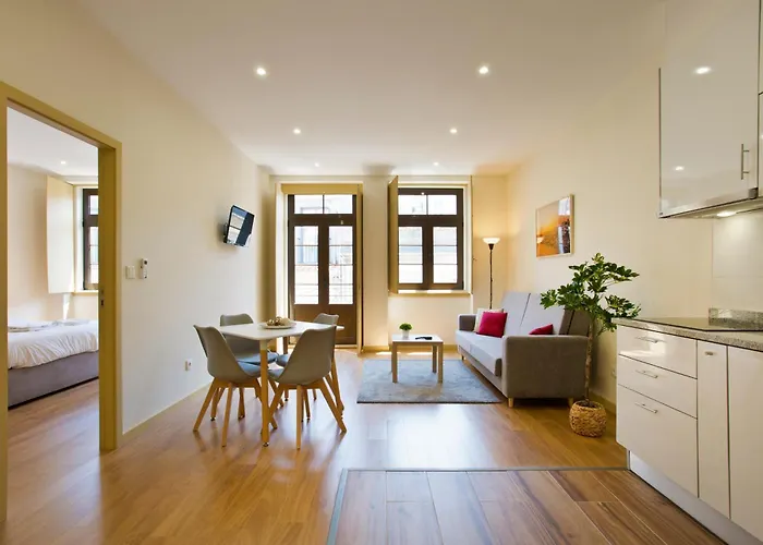 Aposentus - Cs Trindade * Πόρτο