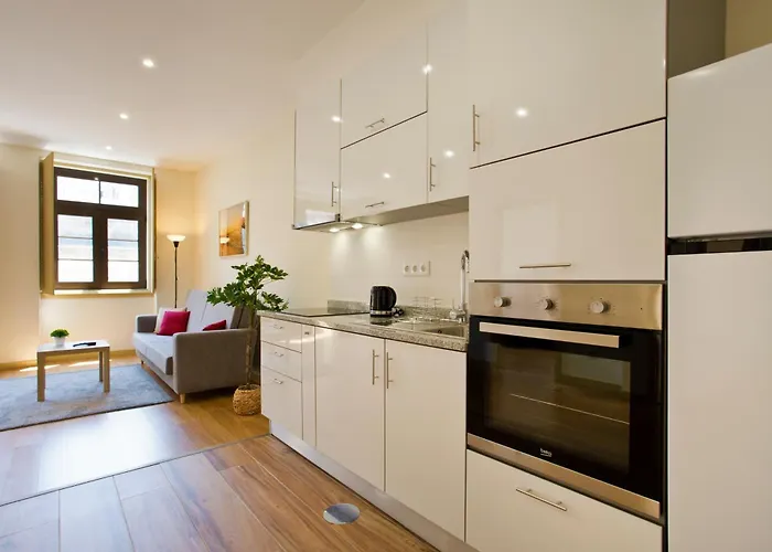 Aposentus - Cs Trindade * Πόρτο